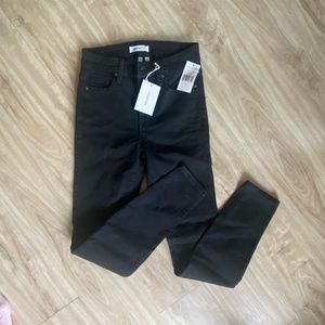 Good American Good Legs Skinny Jeans